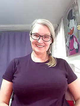 Snapshot of irinamaux chatting on February 24, 2026, 11:08 am irinamaux online show from February 24, 2026, 11:08 am