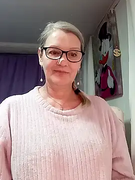 Snapshot of irinamaux chatting on February 27, 2026, 6:13 am irinamaux online show from February 27, 2026, 6:13 am