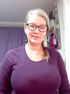 Snapshot of irinamaux chatting on February 28, 2026, 5:41 am irinamaux online show from February 28, 2026, 5:41 am