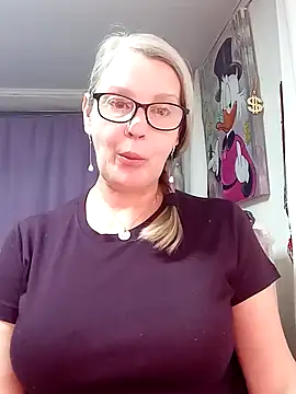 Snapshot of irinamaux chatting on February 28, 2026, 5:47 pm irinamaux online show from February 28, 2026, 5:47 pm