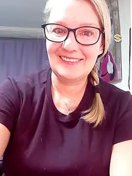 Snapshot of irinamaux chatting on March 1, 2026, 6:15 am irinamaux online show from March 1, 2026, 6:15 am