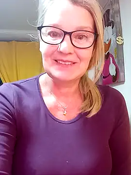 Snapshot of irinamaux chatting on March 7, 2026, 11:02 pm irinamaux online show from March 7, 2026, 11:02 pm