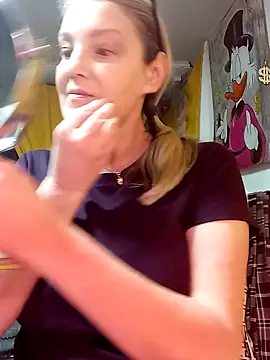 Snapshot of irinamaux chatting on March 8, 2026, 2:04 am irinamaux online show from March 8, 2026, 2:04 am