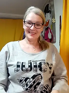 Snapshot of irinamaux chatting on March 11, 2026, 4:51 am irinamaux online show from March 11, 2026, 4:51 am