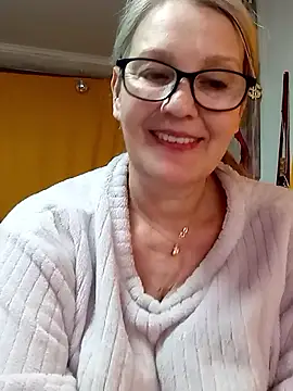 Snapshot of irinamaux chatting on March 15, 2026, 11:05 am irinamaux online show from March 15, 2026, 11:05 am