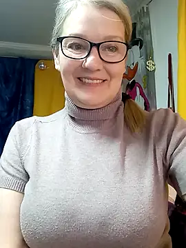 Snapshot of irinamaux chatting on March 17, 2026, 3:44 am irinamaux online show from March 17, 2026, 3:44 am