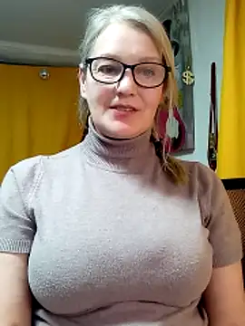 Snapshot of irinamaux chatting on March 17, 2026, 5:27 pm irinamaux online show from March 17, 2026, 5:27 pm