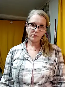 Snapshot of irinamaux chatting on March 22, 2026, 5:05 pm irinamaux online show from March 22, 2026, 5:05 pm