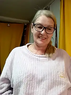 Snapshot of irinamaux chatting on March 23, 2026, 11:42 pm irinamaux online show from March 23, 2026, 11:42 pm