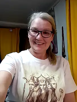 Snapshot of irinamaux chatting on March 25, 2026, 11:11 pm irinamaux online show from March 25, 2026, 11:11 pm