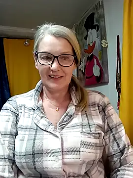 Snapshot of irinamaux chatting on March 26, 2026, 5:18 pm irinamaux online show from March 26, 2026, 5:18 pm