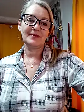 Snapshot of irinamaux chatting on March 27, 2026, 8:59 am irinamaux online show from March 27, 2026, 8:59 am