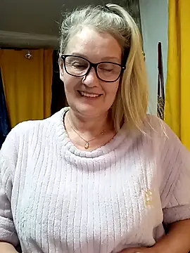 Snapshot of irinamaux chatting on March 27, 2026, 10:31 pm irinamaux online show from March 27, 2026, 10:31 pm