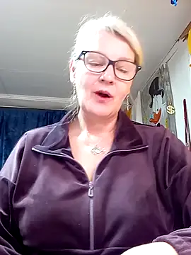 Snapshot of irinamaux chatting on April 15, 2026, 2:07 am irinamaux online show from April 15, 2026, 2:07 am