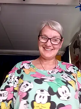 irinamaux online show from June 2, 2026, 7:32 am