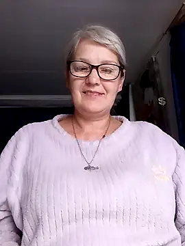 Snapshot of irinamaux chatting on June 14, 2026, 5:42 am irinamaux online show from June 14, 2026, 5:42 am