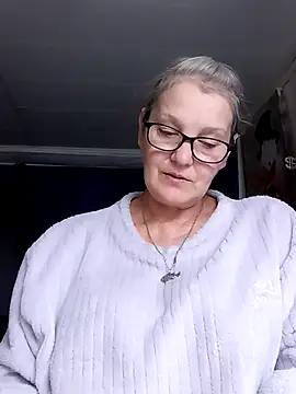Snapshot of irinamaux chatting on July 4, 2026, 8:48 pm irinamaux online show from July 4, 2026, 8:48 pm