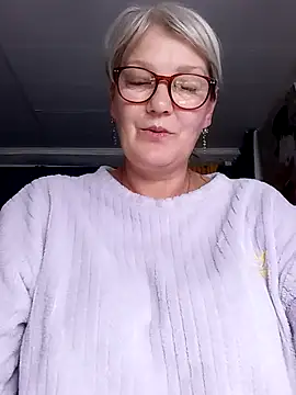 Snapshot of irinamaux chatting on July 18, 2026, 5:22 am irinamaux online show from July 18, 2026, 5:22 am