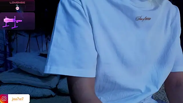 Snapshot of Levii_Ackermann chatting on October 23, 2025, 2:27 pm Levii Ackermann online show from October 23, 2025, 2:27 pm