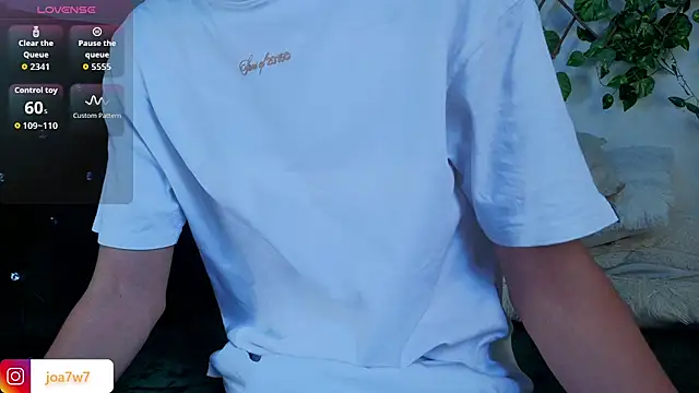 Snapshot of Levii_Ackermann chatting on November 5, 2025, 2:50 pm Levii Ackermann online show from November 5, 2025, 2:50 pm