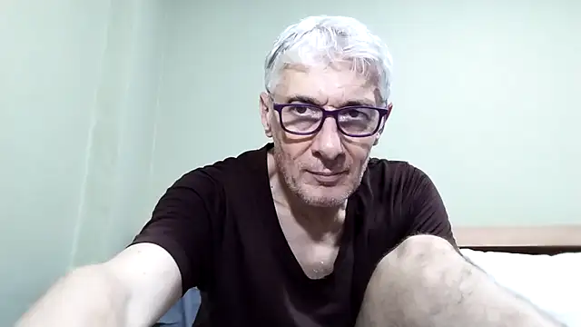 BIGUNCUTHARDCOCK online show from November 13, 2025, 5:06 am