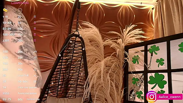 Snapshot of Aliceowenn chatting on March 16, 2025, 11:25 pm Aliceowenn online show from March 16, 2025, 11:25 pm