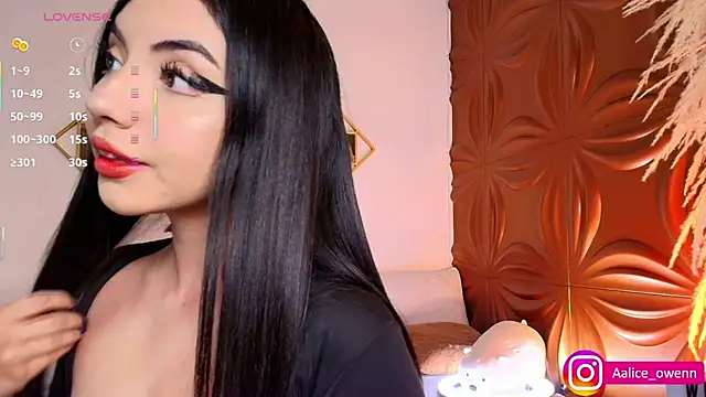 Snapshot of Aliceowenn chatting on September 27, 2025, 9:42 pm Aliceowenn online show from September 27, 2025, 9:42 pm