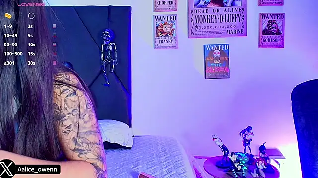 Snapshot of Aliceowenn chatting on October 18, 2025, 9:04 pm Aliceowenn online show from October 18, 2025, 9:04 pm