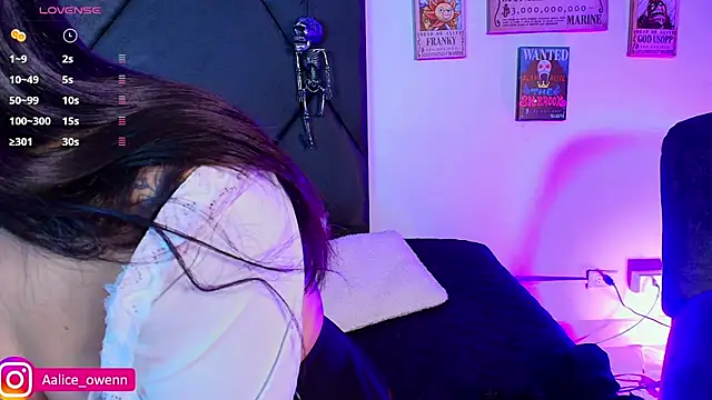 Snapshot of Aliceowenn chatting on October 25, 2025, 9:09 pm Aliceowenn online show from October 25, 2025, 9:09 pm