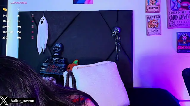 Snapshot of Aliceowenn chatting on October 26, 2025, 9:42 pm Aliceowenn online show from October 26, 2025, 9:42 pm