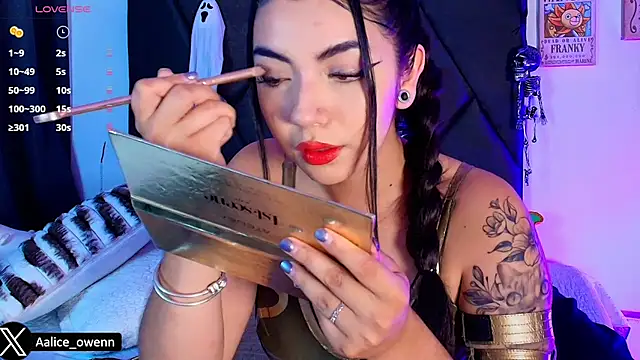 Snapshot of Aliceowenn chatting on October 30, 2025, 10:21 pm Aliceowenn online show from October 30, 2025, 10:21 pm