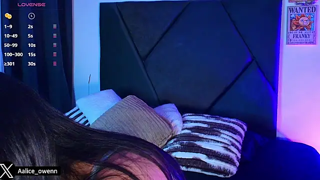 Snapshot of Aliceowenn chatting on November 7, 2025, 2:55 am Aliceowenn online show from November 7, 2025, 2:55 am