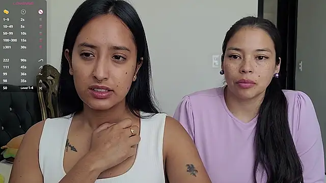 Snapshot of 2SummerLove1 chatting on January 27, 2025, 3:18 pm 2SummerLove1 online show from January 27, 2025, 3:18 pm