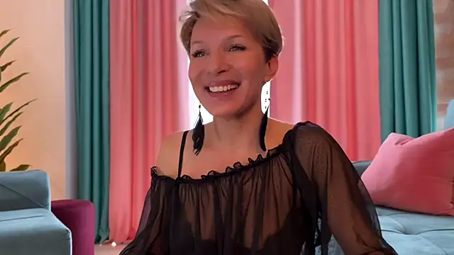 Snapshot of UrGoddessJenny chatting on October 27, 2025, 11:03 am UrGoddessJenny online show from October 27, 2025, 11:03 am