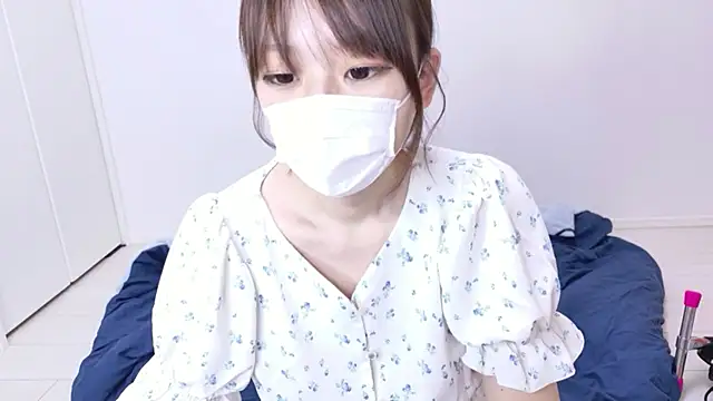 Snapshot of hi---chan- chatting on April 27, 2026, 8:07 pm hi---chan- online show from April 27, 2026, 8:07 pm