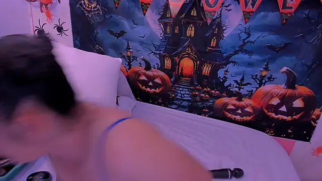 Snapshot of charlotte-11 chatting on October 18, 2025, 3:24 pm charlotte-11 online show from October 18, 2025, 3:24 pm