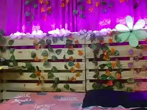 Snapshot of Elsa_Parisi chatting on December 18, 2024, 4:49 pm Elsa Parisi online show from December 18, 2024, 4:49 pm