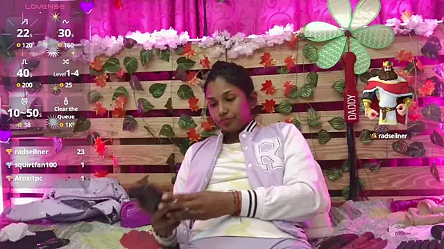 Snapshot of Elsa_Parisi chatting on January 14, 2025, 12:22 am Elsa Parisi online show from January 14, 2025, 12:22 am