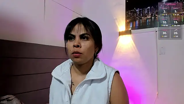 Julieta Coopeer  online show from May 24, 2026, 10:42 am