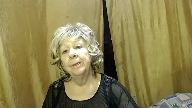 Snapshot of _Estelitta_5 chatting on December 23, 2024, 11:17 pm Estelitta 5 online show from December 23, 2024, 11:17 pm