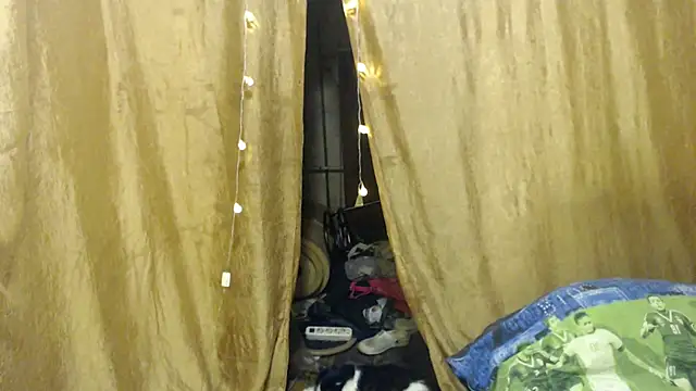 Snapshot of _Estelitta_5 chatting on January 19, 2025, 4:04 pm Estelitta 5 online show from January 19, 2025, 4:04 pm