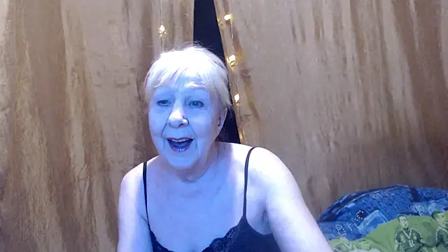 Snapshot of _Estelitta_5 chatting on January 23, 2025, 10:11 pm Estelitta 5 online show from January 23, 2025, 10:11 pm