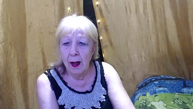 Snapshot of _Estelitta_5 chatting on January 25, 2025, 12:58 pm Estelitta 5 online show from January 25, 2025, 12:58 pm