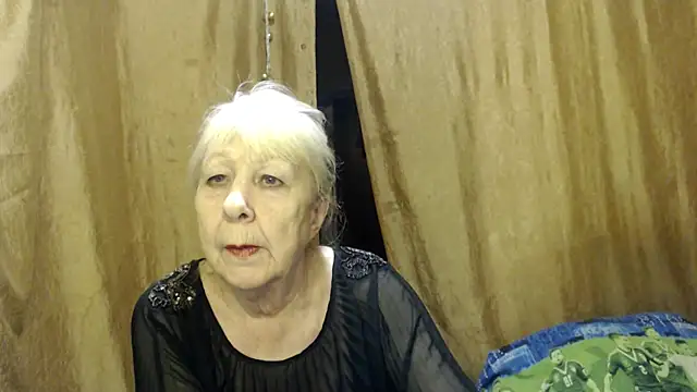 Snapshot of _Estelitta_5 chatting on February 8, 2025, 10:39 am Estelitta 5 online show from February 8, 2025, 10:39 am