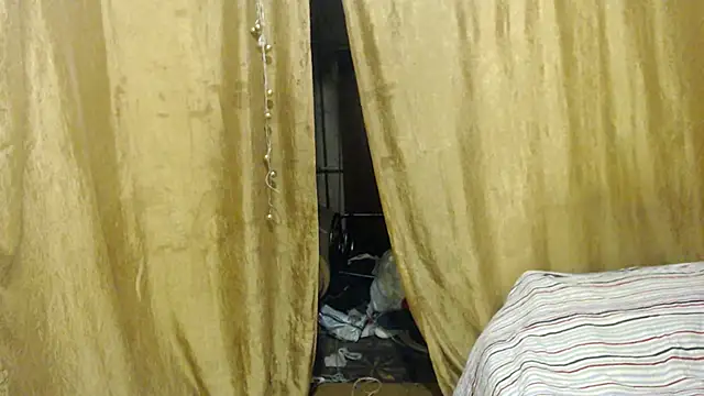 Snapshot of _Estelitta_5 chatting on February 15, 2025, 6:55 pm Estelitta 5 online show from February 15, 2025, 6:55 pm