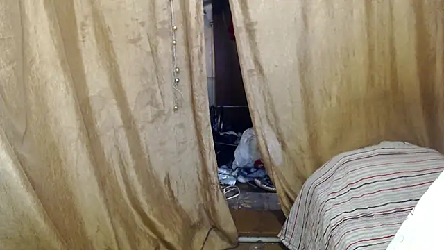 Snapshot of _Estelitta_5 chatting on February 25, 2025, 10:15 am Estelitta 5 online show from February 25, 2025, 10:15 am