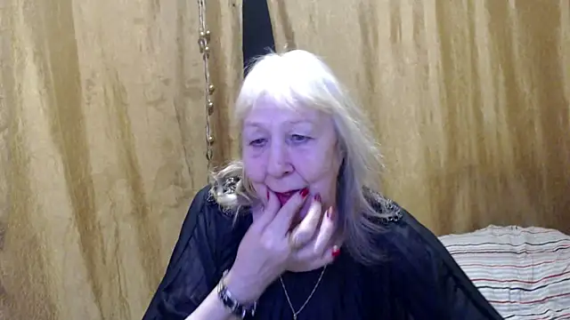 Snapshot of _Estelitta_5 chatting on February 26, 2025, 6:21 pm Estelitta 5 online show from February 26, 2025, 6:21 pm