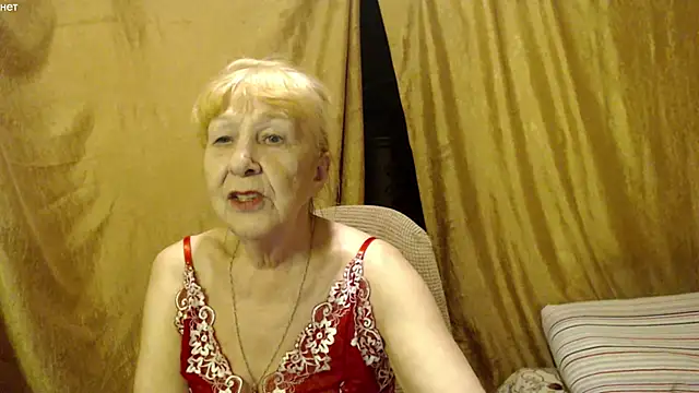 Snapshot of _Estelitta_5 chatting on October 14, 2025, 9:04 pm Estelitta 5 online show from October 14, 2025, 9:04 pm