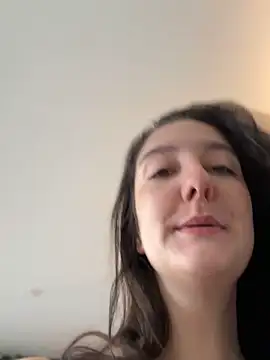 Snapshot of _Juliette chatting on November 10, 2025, 9:08 am Juliette online show from November 10, 2025, 9:08 am