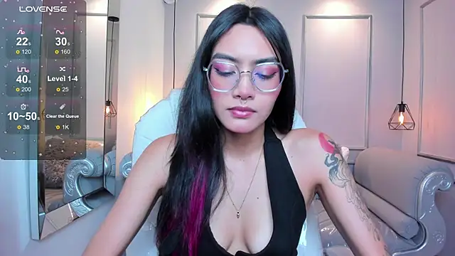 AzuraKindong online show from September 22, 2025, 7:16 pm